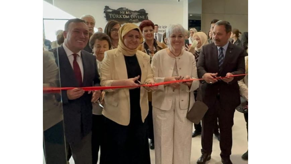 ANKARA / Etimesgut 26 Nisan 2023 Sn. Nurten Ünver Hocamızın, Türk Tarih Müzesi Minyatür Sergisi Etkinliği